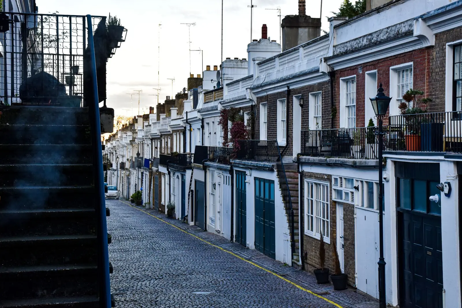 Online psychologist in Islington — a calm, everyday scene